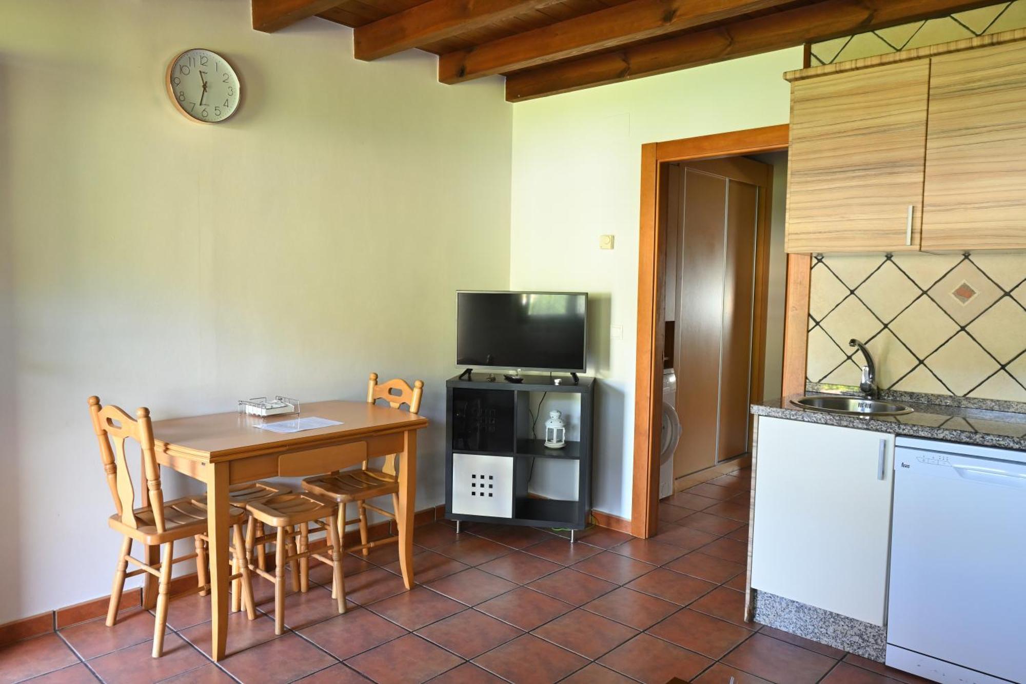Apartamentos Aires De Avin - Onis Εξωτερικό φωτογραφία